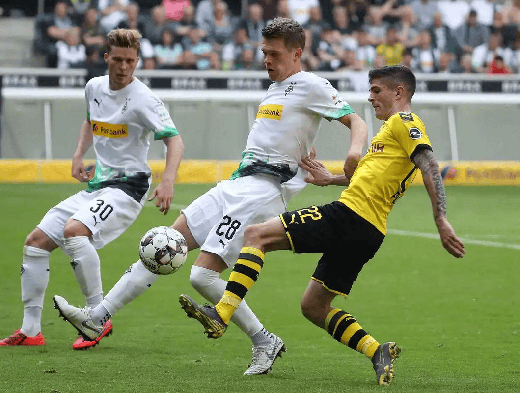 金年会官网首页-德甲赛程吃紧，斯图加特今夜临场应变，话题不断，球队文化再被提及(勒沃库森斯图加特新闻最新消息)